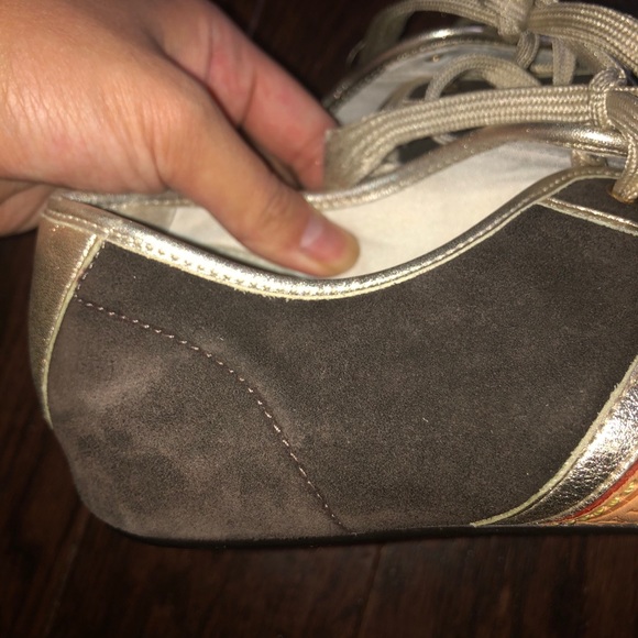 Louis Vuitton Authentic gold and brown sneakers - Picture 9 of 16